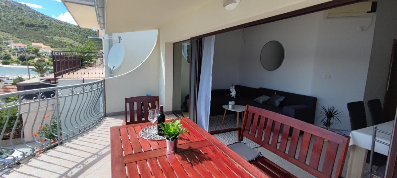 Apartman Mila Marina Exterior photo