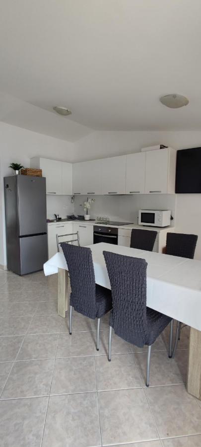 Apartman Mila Marina Exterior photo